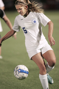 ON TARGET: Princeton Day School girls’ soccer player Eloise Stanton dribbles that ball last Saturday in the Mercer County Tournament championship game. Senior midfielder Stanton scored the game-winning goal as top-seeded PDS edged No. 2 Hopewell Valley 2-0 to win the program’s first MCT title. (Photo by Frank Wojciechowski)