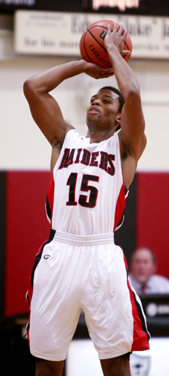 BORDENTOWN Hun School boys’ basketball player Kyle Borden puts up a shot in recent action. Last Wednesday, senior Borden scored 10 points off the bench to help Hun defeat Metuchen High 40-24 and win its ninth straight game. The Raiders, now 14-7, will be competing in the Mid-Atlantic Prep League (MAPL) tournament at the Blair Academy from February 13-15.(Photo by Frank Wojciechowski)