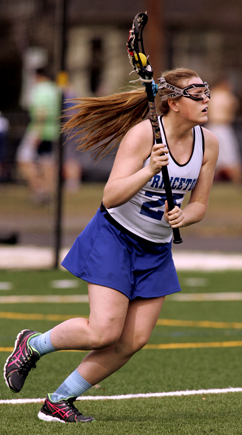 LEADING THE WAY: Princeton High girls’ lacrosse player Allie Callaway heads to goal in a game last season. Junior attacker and George Mason — bound Callaway brings a strong finishing touch to the PHS offense. The Little Tigers, who are welcoming a new head coach, David Schlesinger, open the 2015 season by playing at Shore on March 25 before hosting Hun on March 27.(Photo by Frank Wojciechowski)